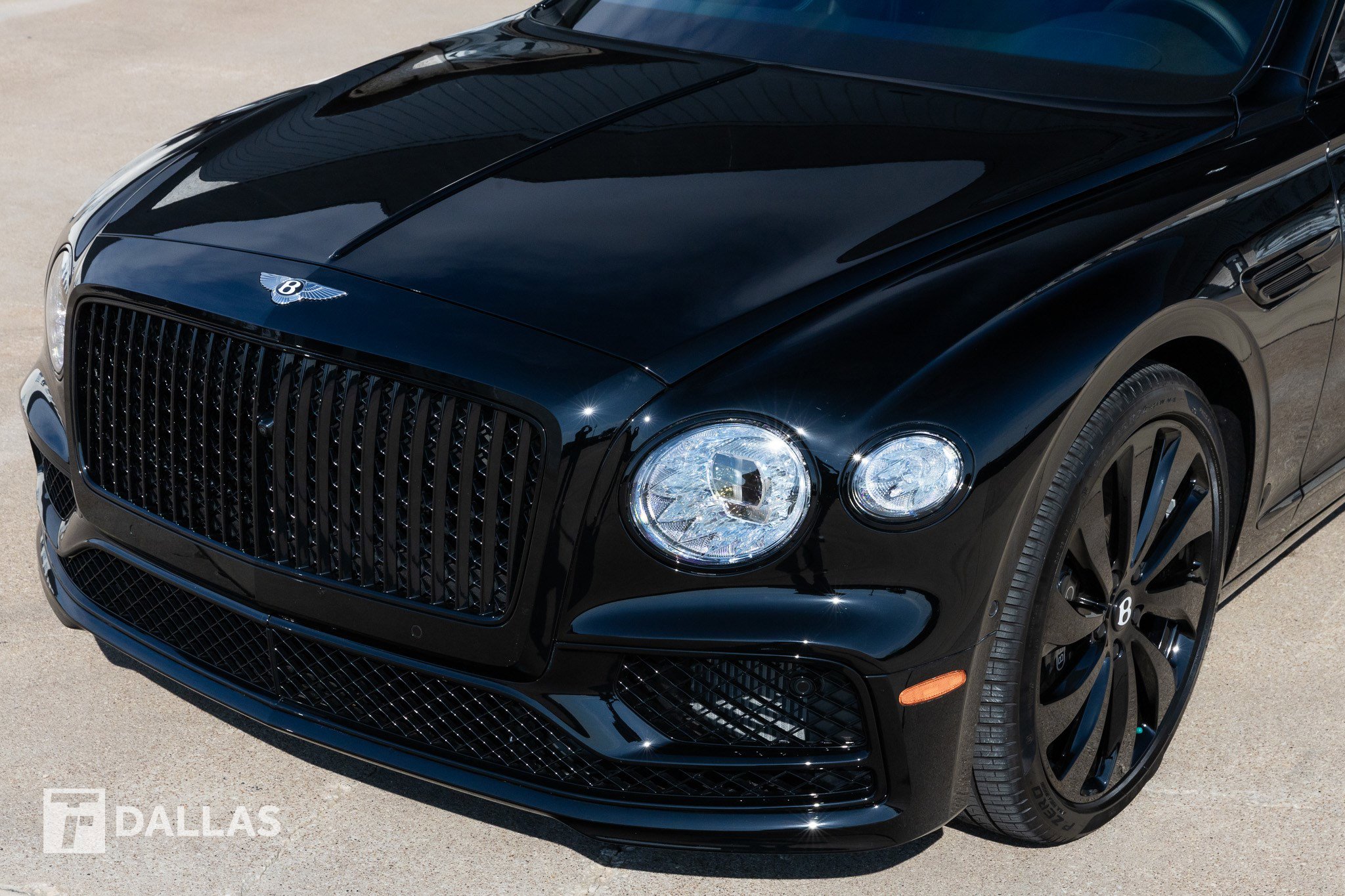 Used 2024 Bentley Flying Spur V8 image 6