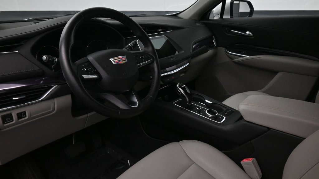 Used 2022 Cadillac XT4 Luxury FWD image 7