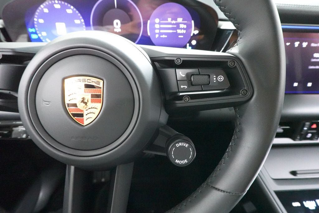 Used 2025 Porsche Macan 4 Electric AWD/4WD image 16