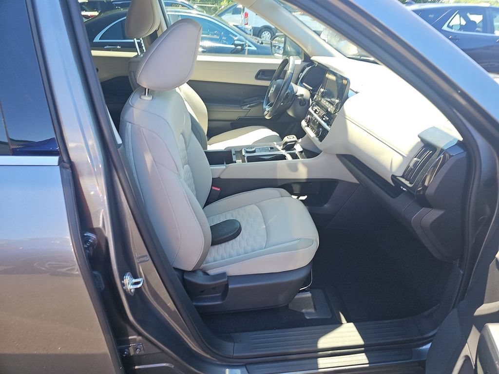 Used 2024 Nissan Pathfinder SV AWD/4WD image 5