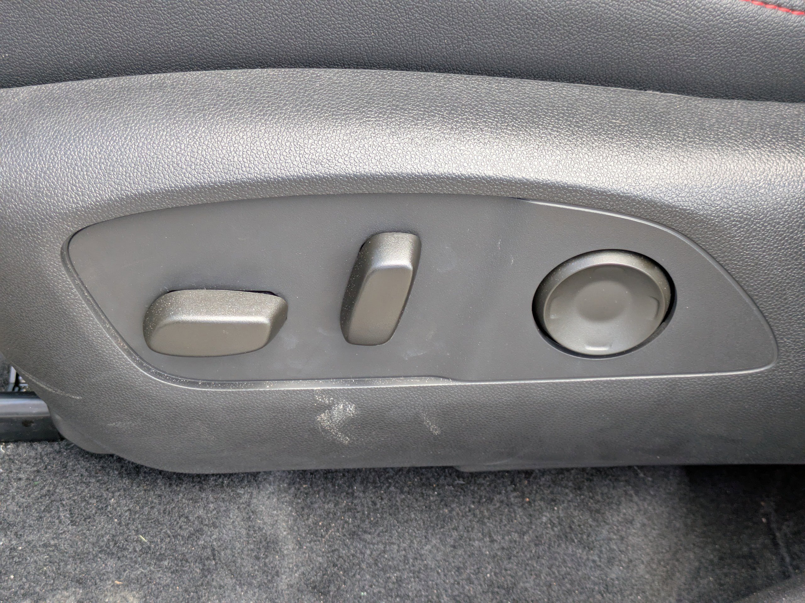 Used 2024 Chevrolet Traverse RS image 18