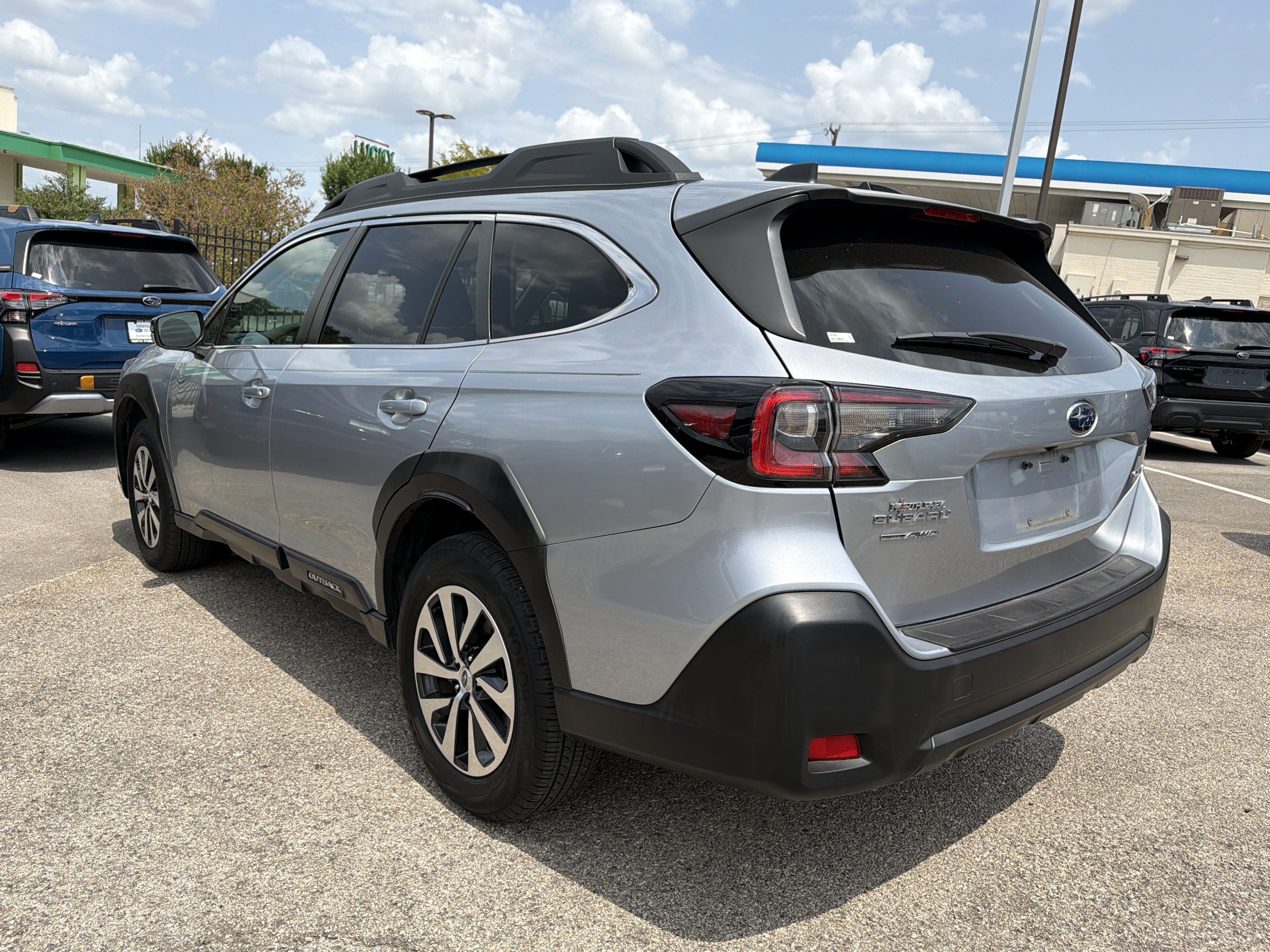 Certified 2024 Subaru Outback Premium AWD/4WD image 5