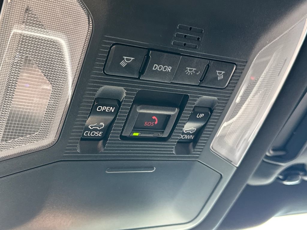 Used 2023 Toyota RAV4 SE image 28