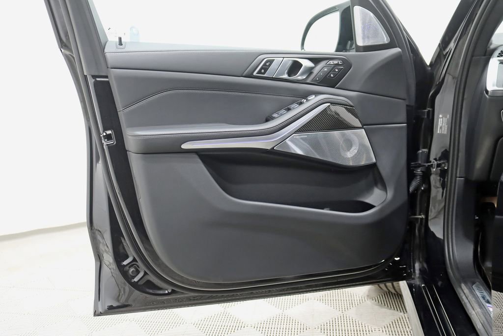 Used 2024 BMW X7 M60i w/ Executive Package image 41