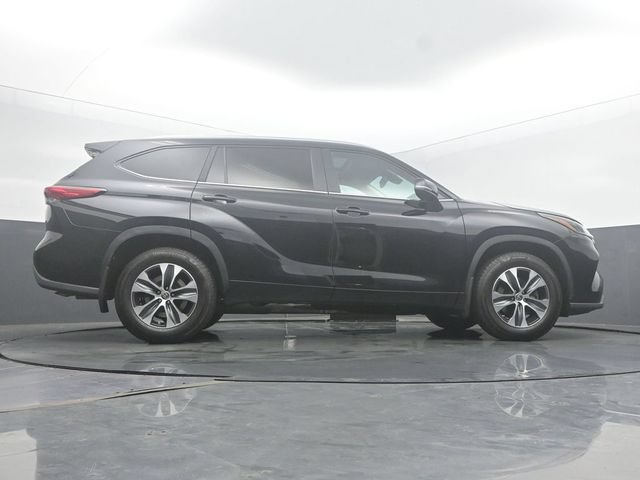 Used 2023 Toyota Highlander XLE AWD/4WD image 54