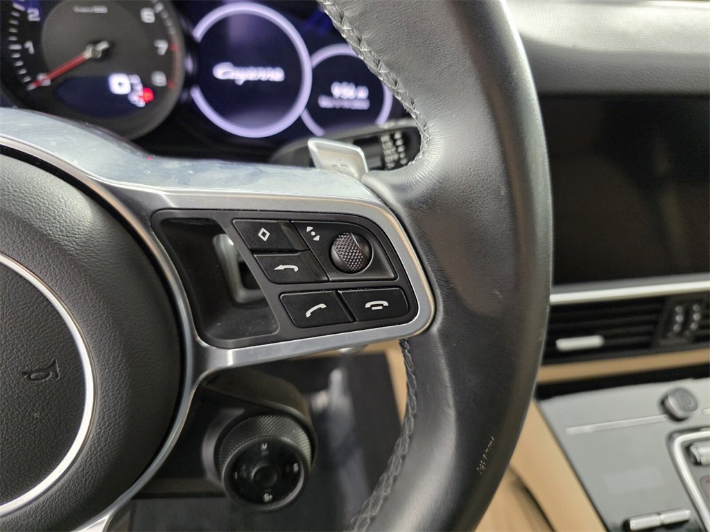 Used 2022 Porsche Cayenne image 20