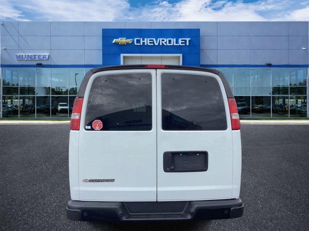Used 2023 Chevrolet Express 3500 LS RWD image 3