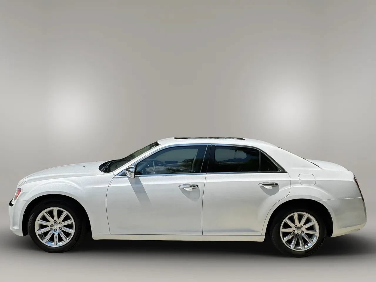 Used 2012 Chrysler 300 Limited RWD image 5