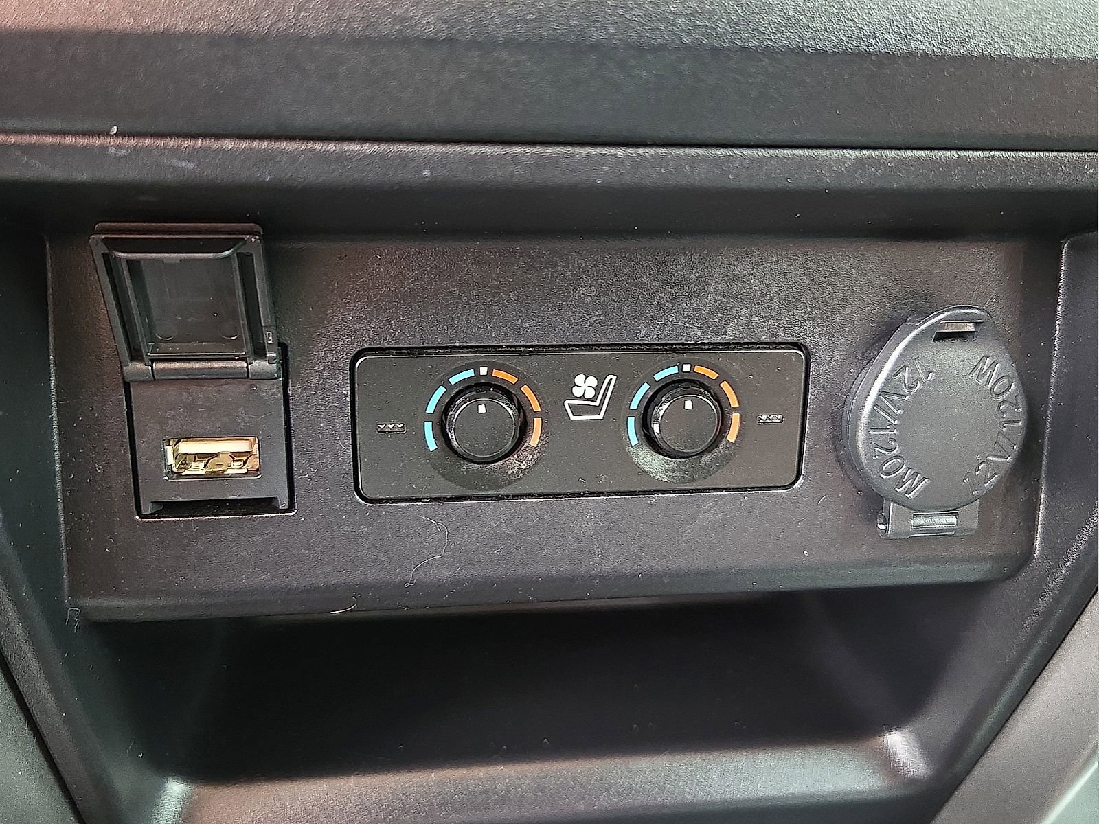 Used 2023 Toyota 4Runner Limited AWD/4WD image 18