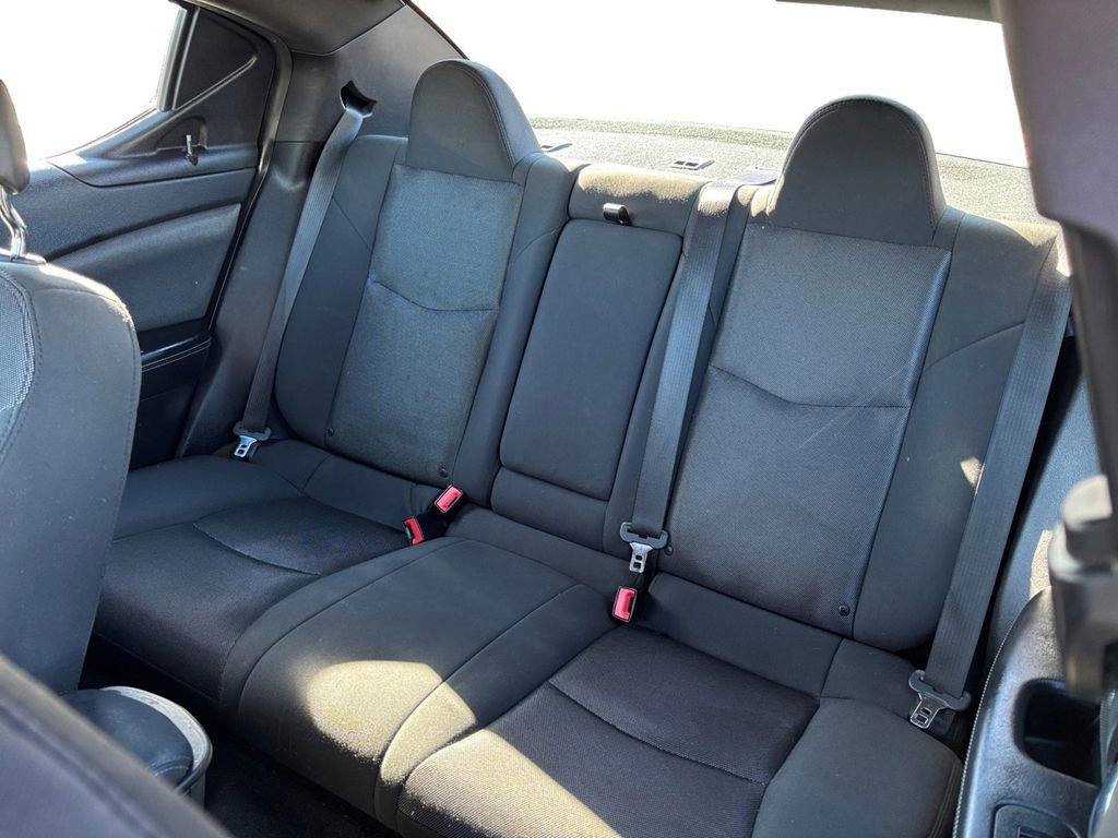 Used 2013 Dodge Avenger SE image 21