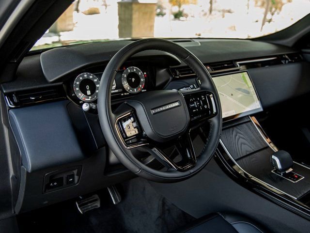 Used 2025 Land Rover Range Rover Velar Dynamic SE AWD/4WD image 16