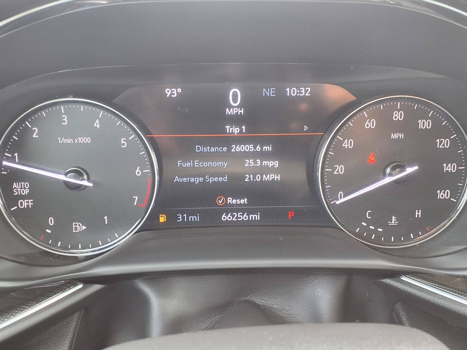 Used 2022 Buick Envision Essence w/ Safety Package FWD image 19