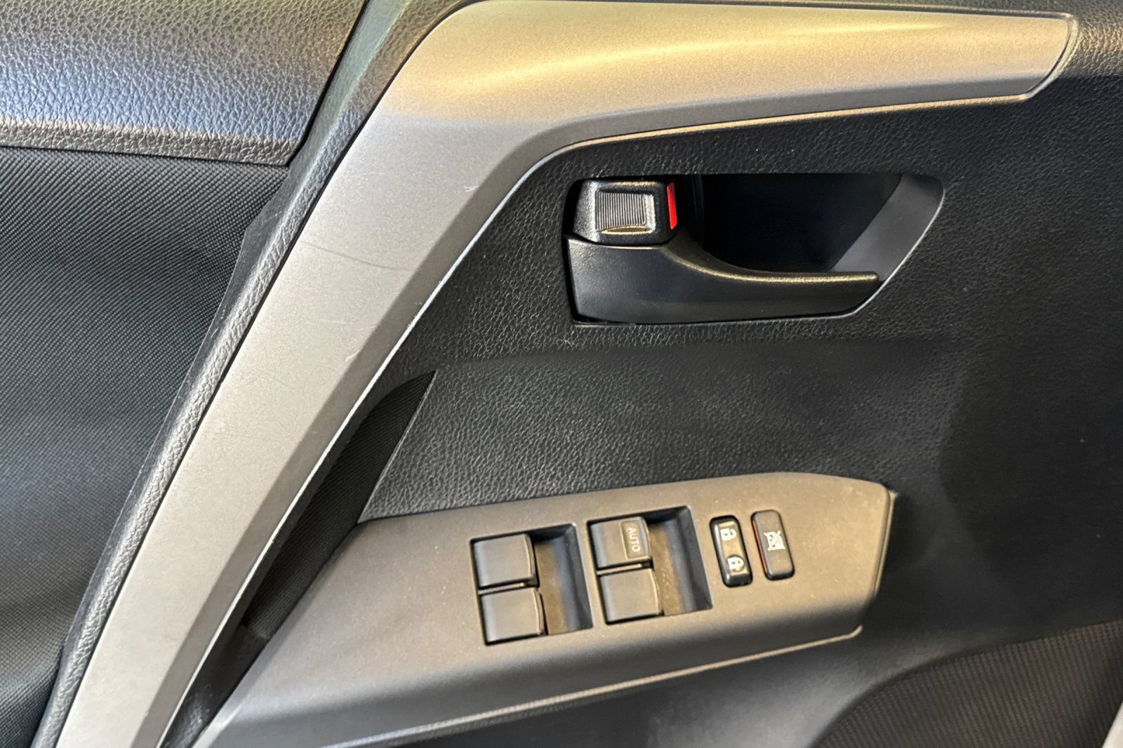 Certified 2017 Toyota RAV4 LE w/ Carpet Mat Package FWD image 14