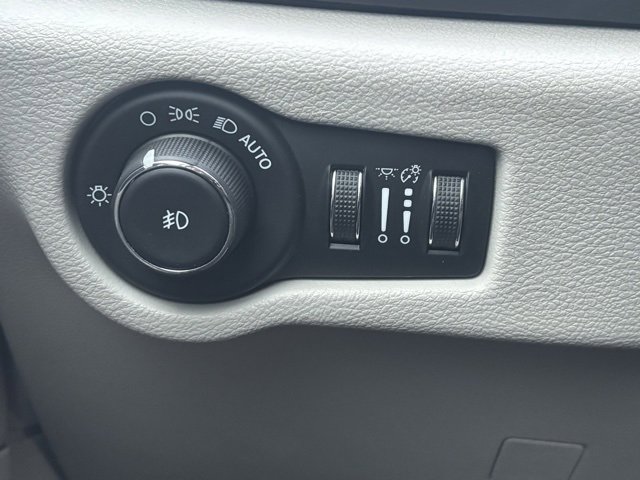 Used 2018 Chrysler Pacifica Touring-L Plus image 22