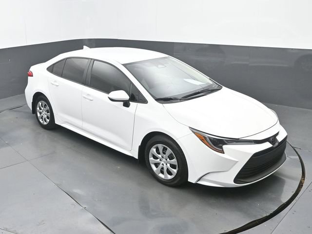 Used 2025 Toyota Corolla LE image 28