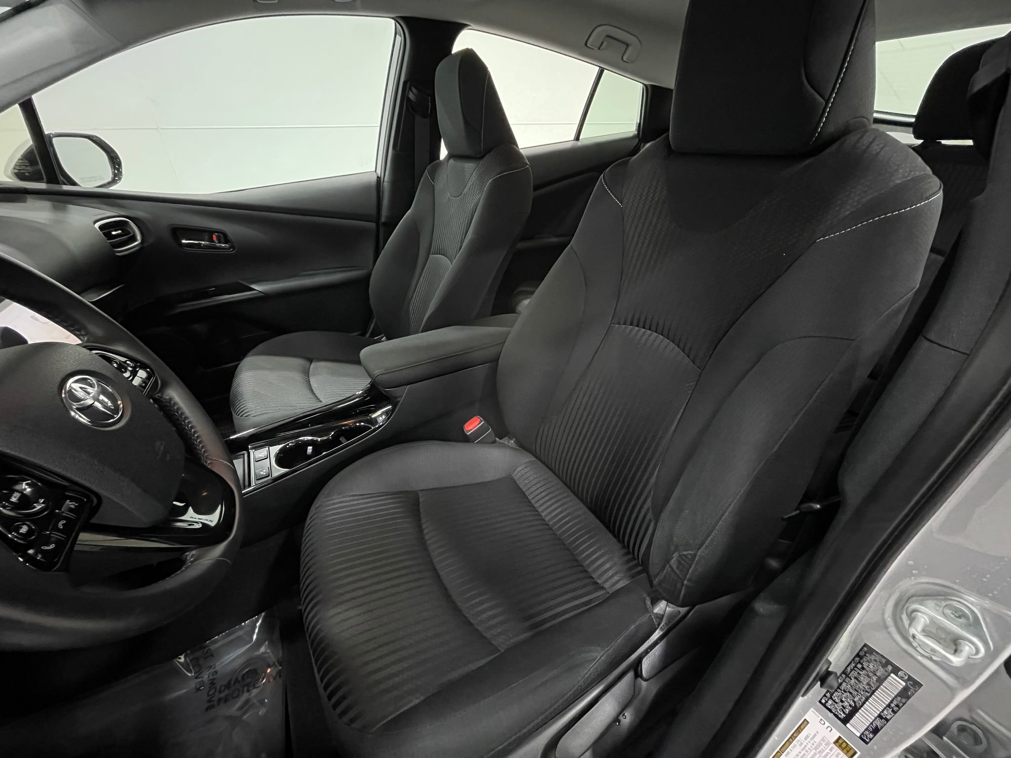 Used 2020 Toyota Prius Prime LE image 12