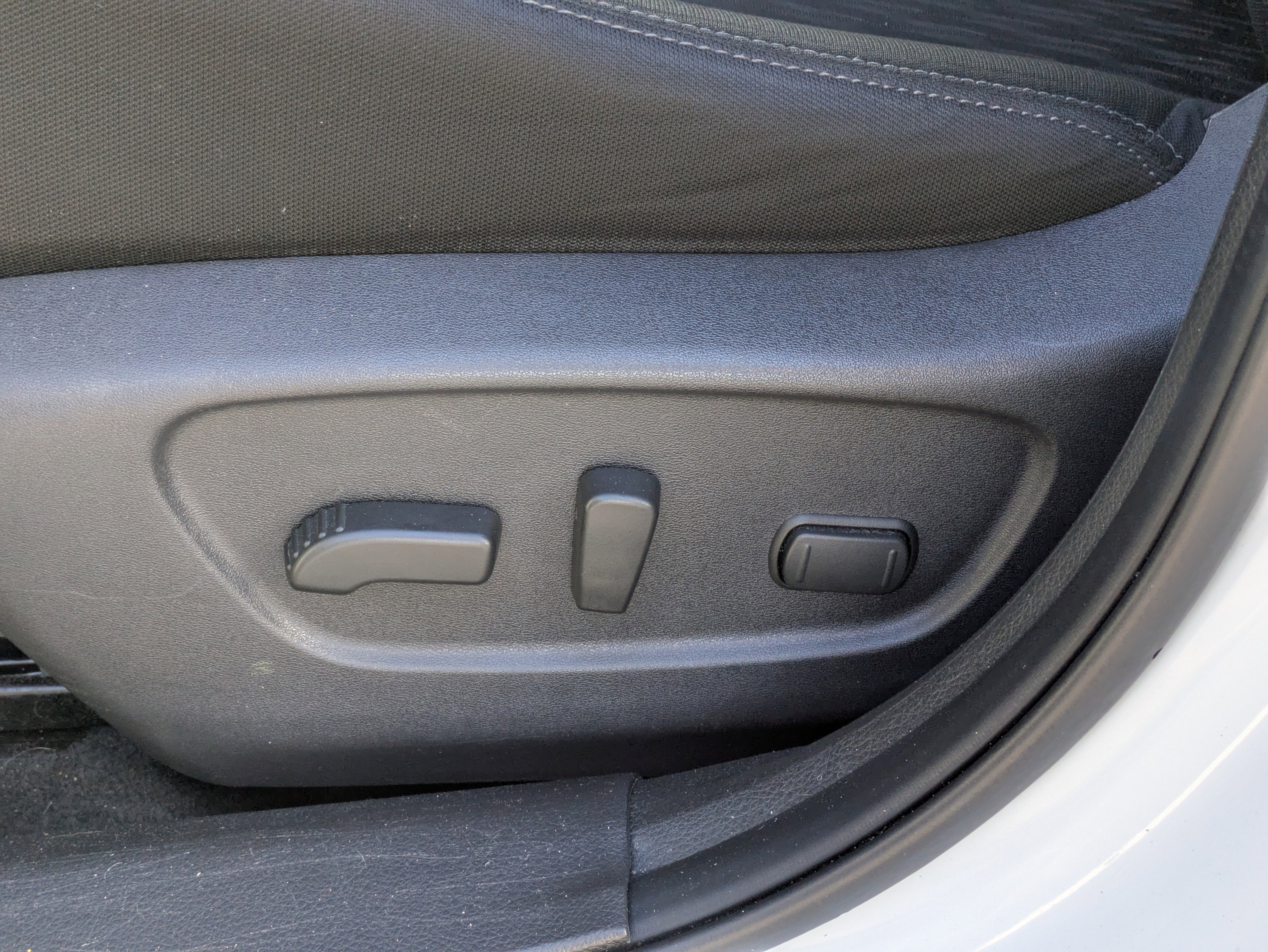 Used 2019 Nissan Rogue SV image 21