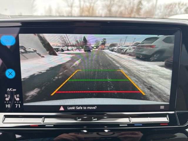 Used 2024 Volkswagen Atlas Cross Sport SE image 17