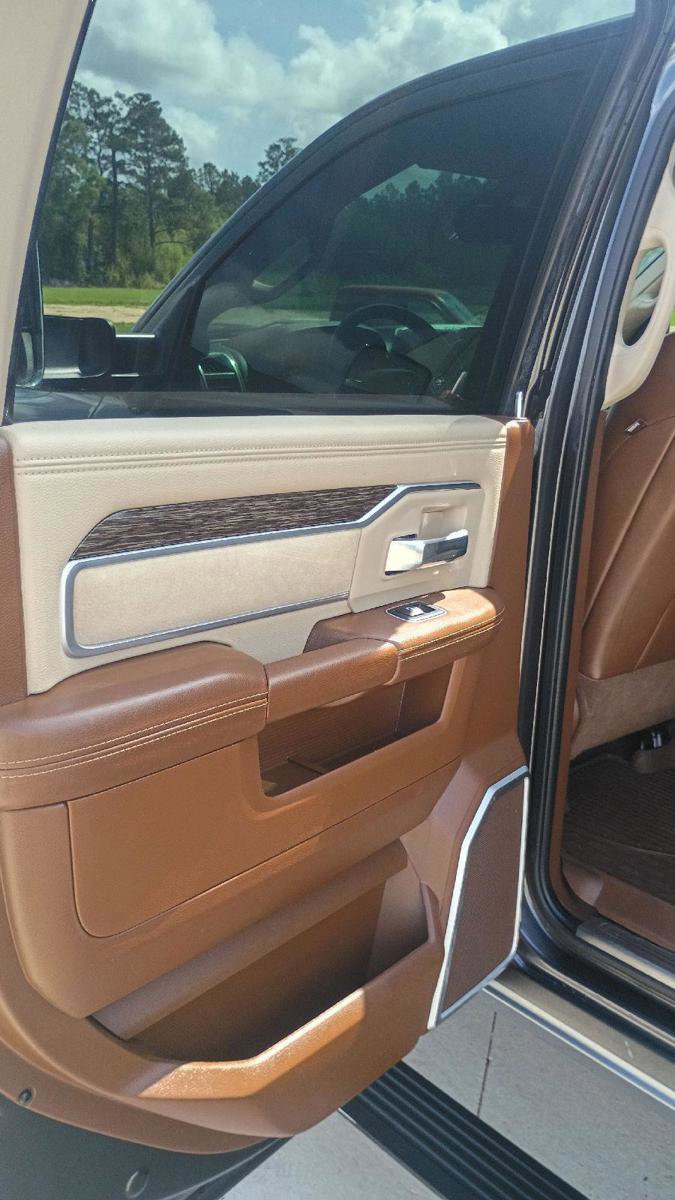 Used 2020 RAM 3500 Laramie image 12