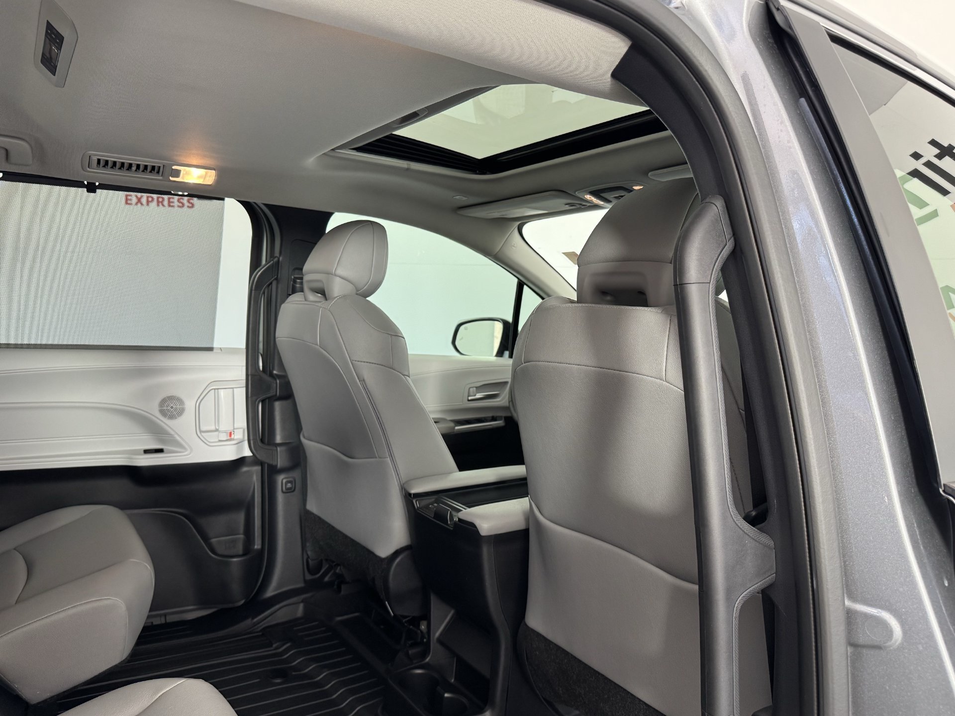 Certified 2026 Toyota Sienna XLE FWD image 21
