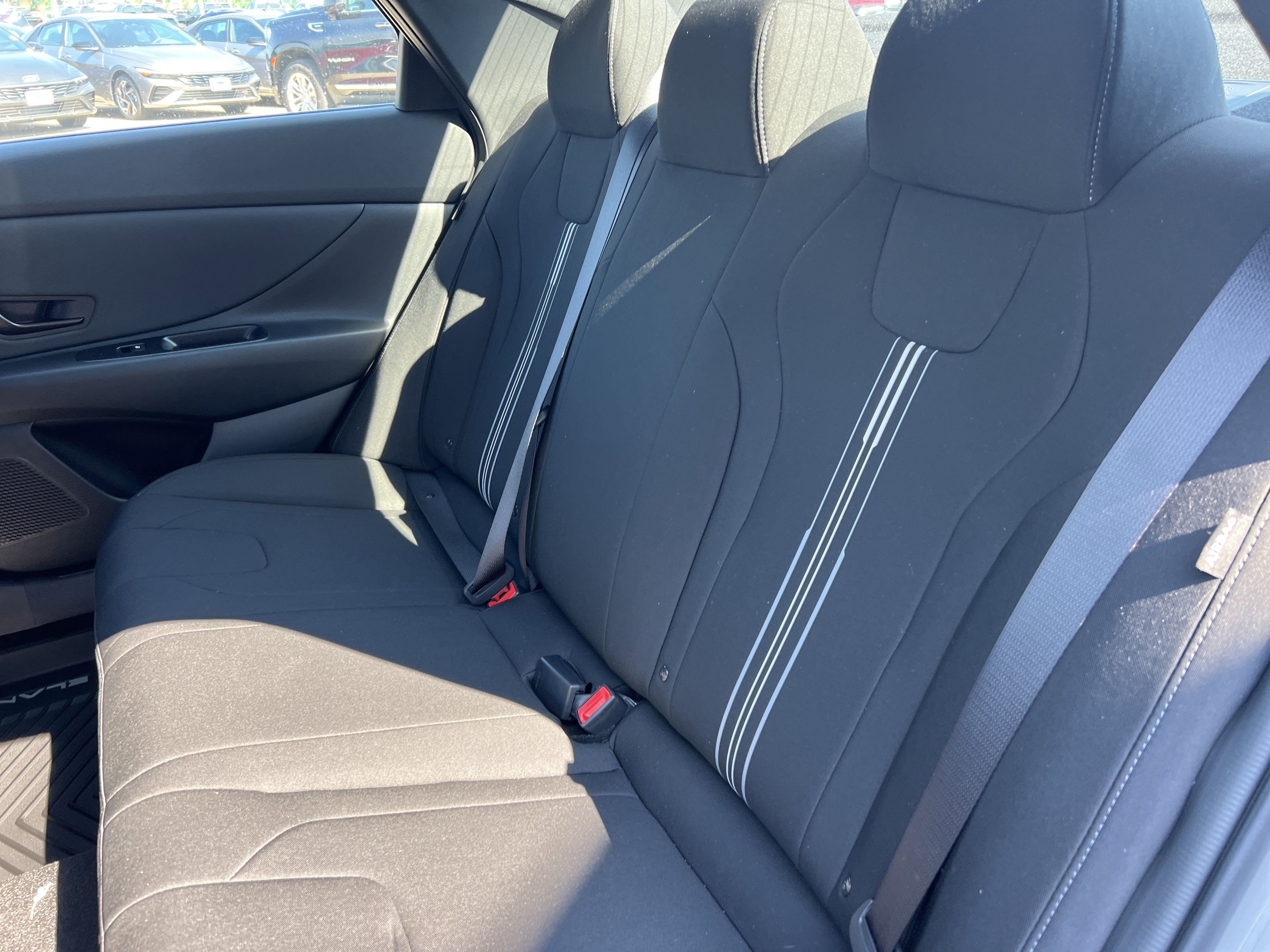 Used 2025 Hyundai Elantra Sport image 6