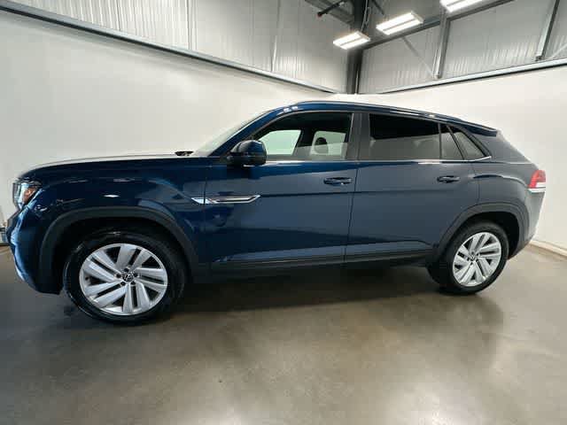 Used 2020 Volkswagen Atlas Cross Sport SE w/ Panoramic Sunroof Package AWD/4WD image 2