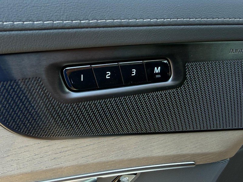 New 2027 Volvo XC90 B6 Plus AWD/4WD image 13
