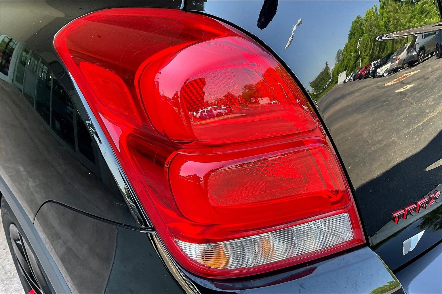 Used 2019 Chevrolet Trax LT w/ Sun & Sound Package AWD/4WD image 22