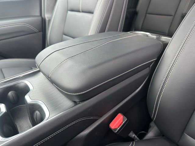 Certified 2025 GMC Acadia Elevation w/ Elevation Premium Package image 11