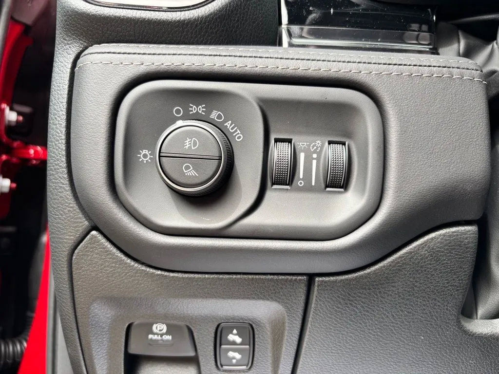 New 2027 RAM 1500 Limited AWD/4WD image 17