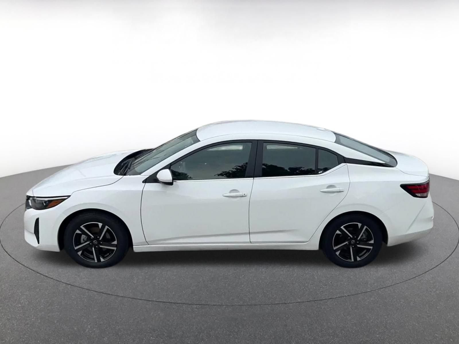 Used 2025 Nissan Sentra SV FWD image 9