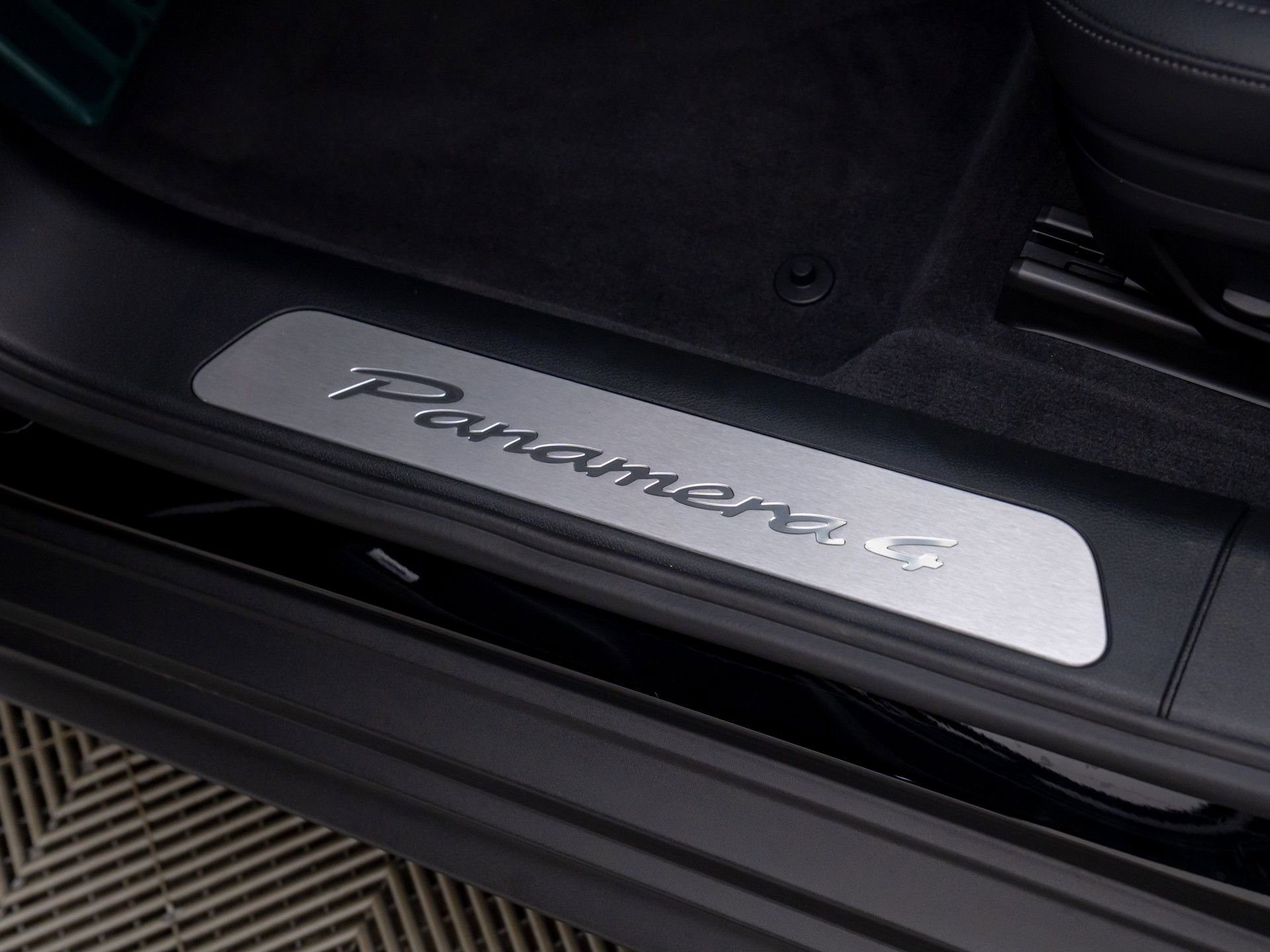 New 2025 Porsche Panamera 4 image 16