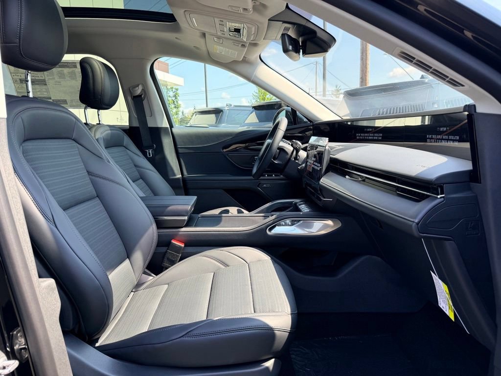 New 2026 Lincoln Nautilus Reserve w/ Jet Appearance Package AWD/4WD image 9