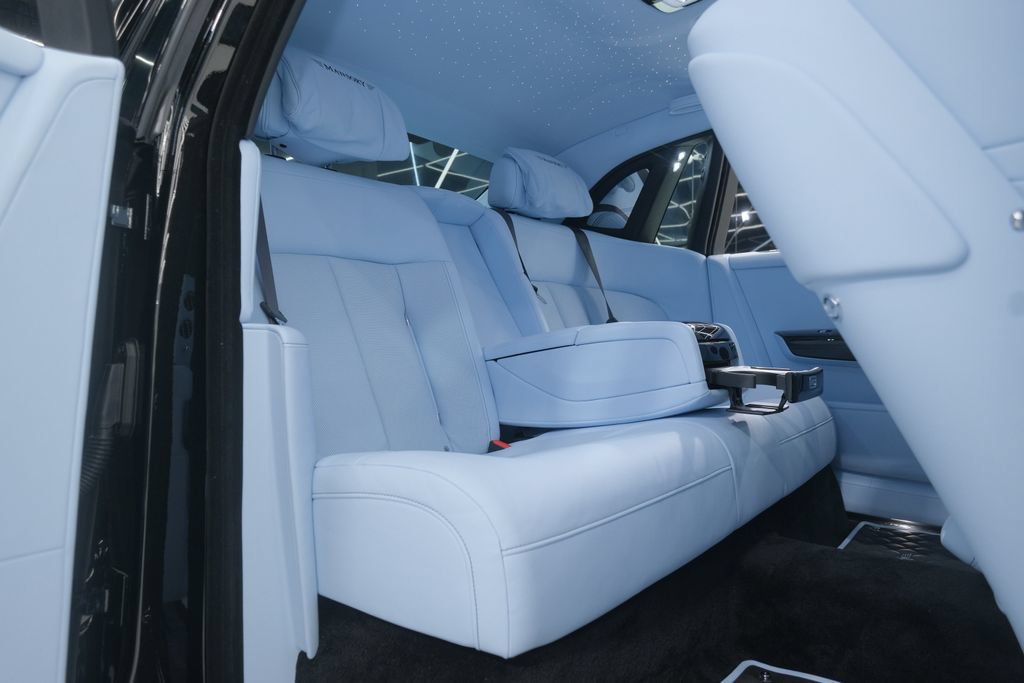 Used 2026 Rolls-Royce Phantom Sedan RWD image 51