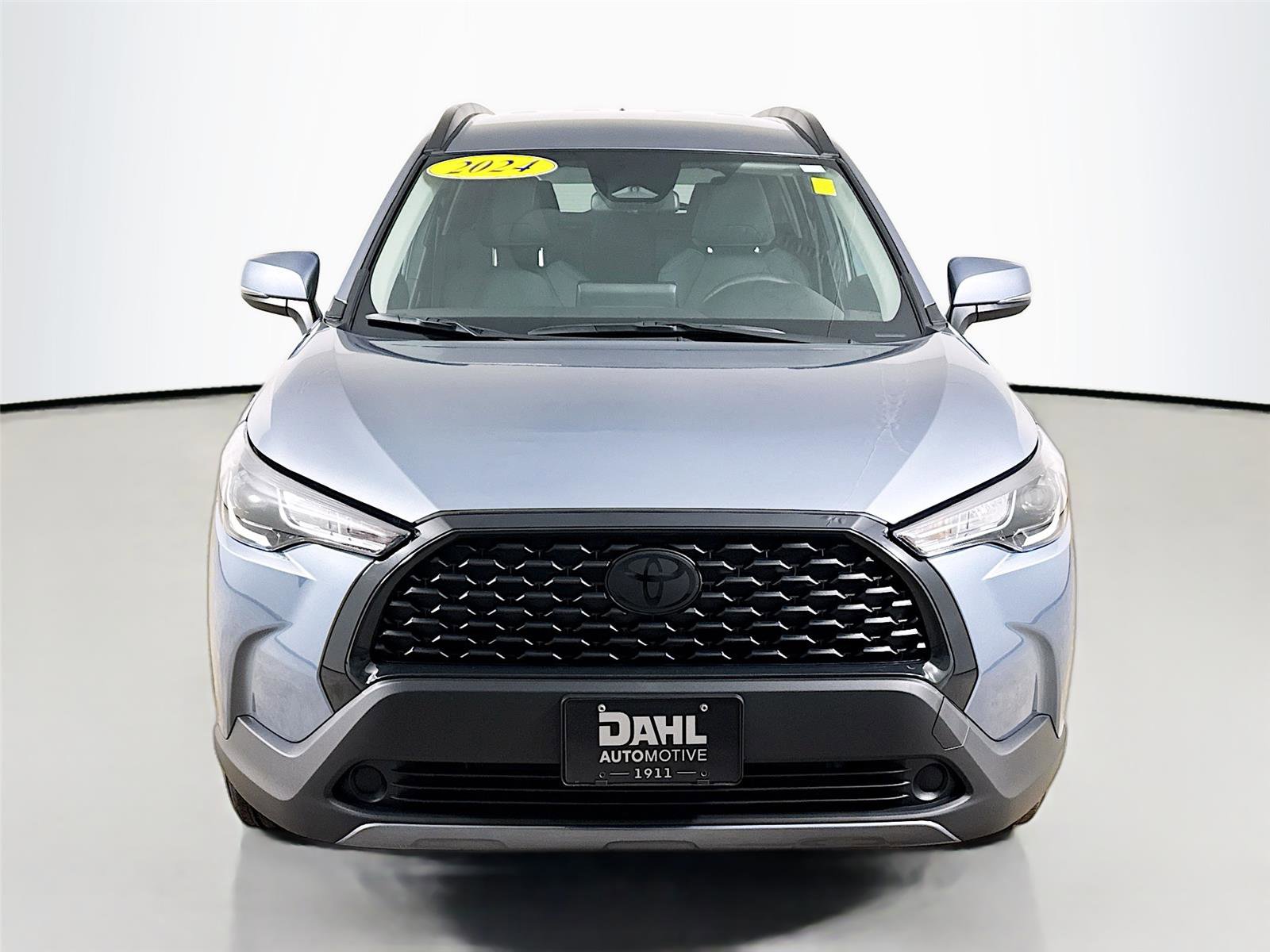 Used 2024 Toyota Corolla Cross LE image 3