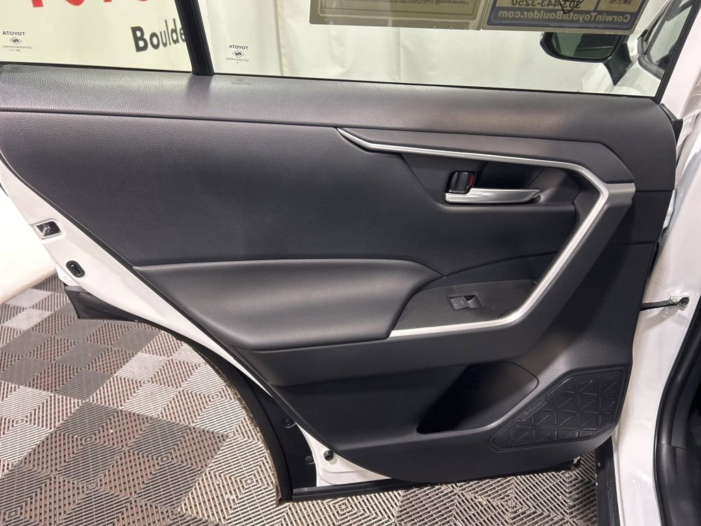 Used 2025 Toyota RAV4 XLE image 19