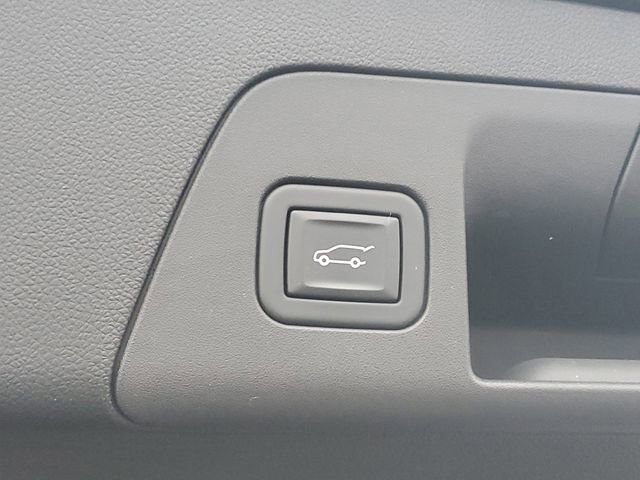 Certified 2023 Buick Envision Essence w/ Sport Touring Package image 9