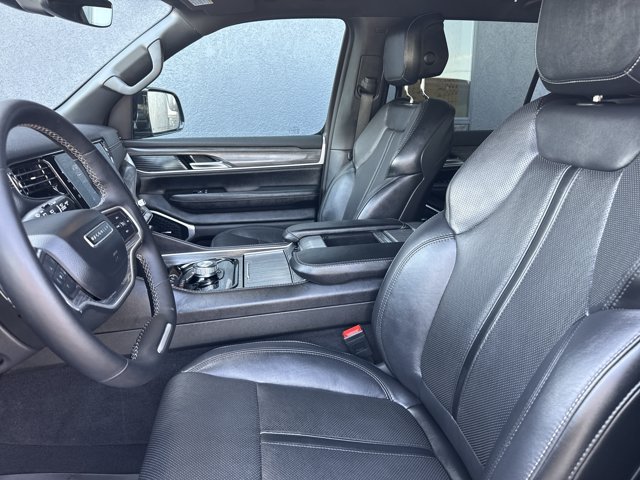Used 2024 Jeep Wagoneer Series II w/ Flexible Seating Group RWD image 5