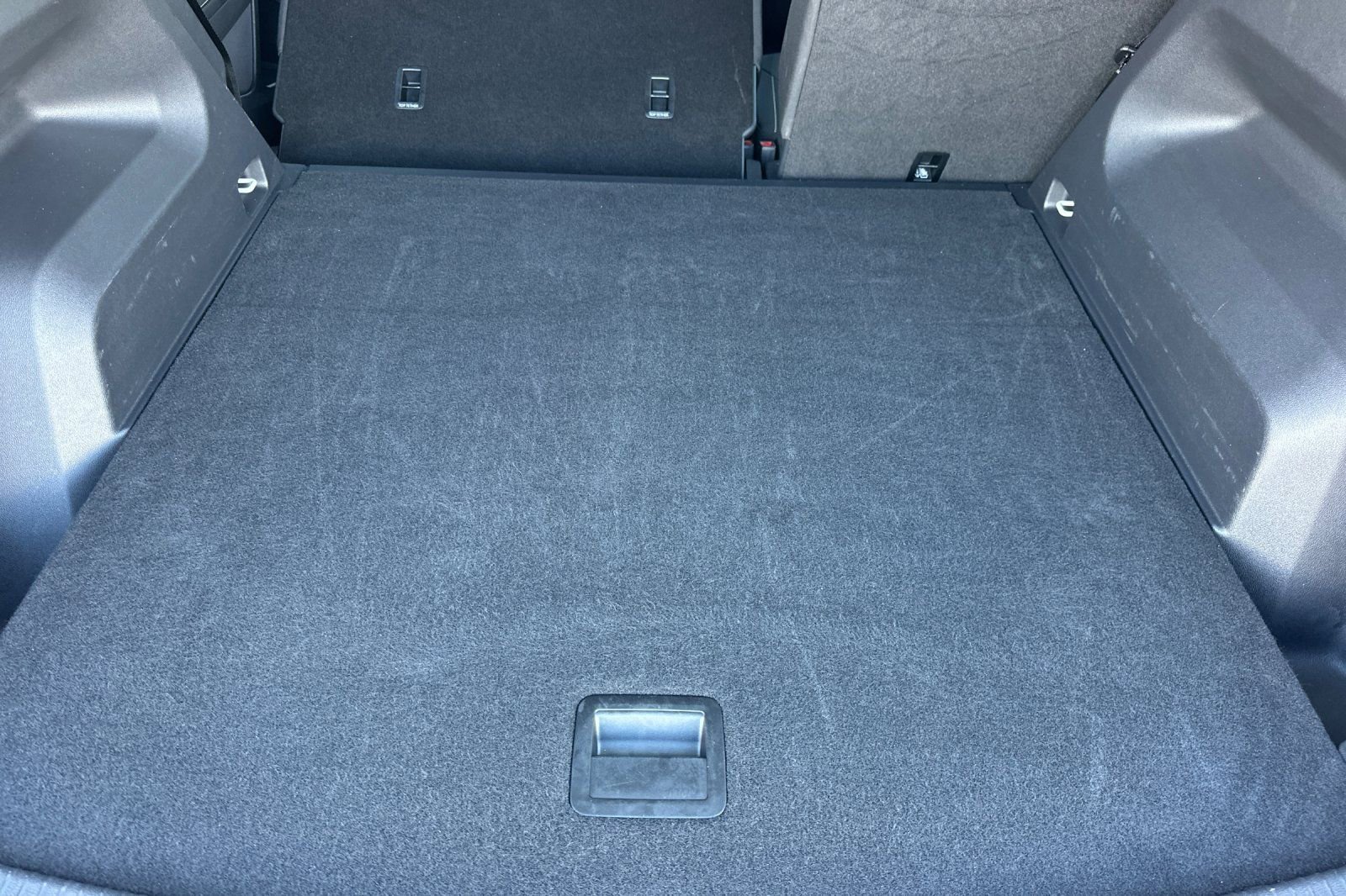 Used 2025 Volkswagen Atlas Cross Sport SE image 16