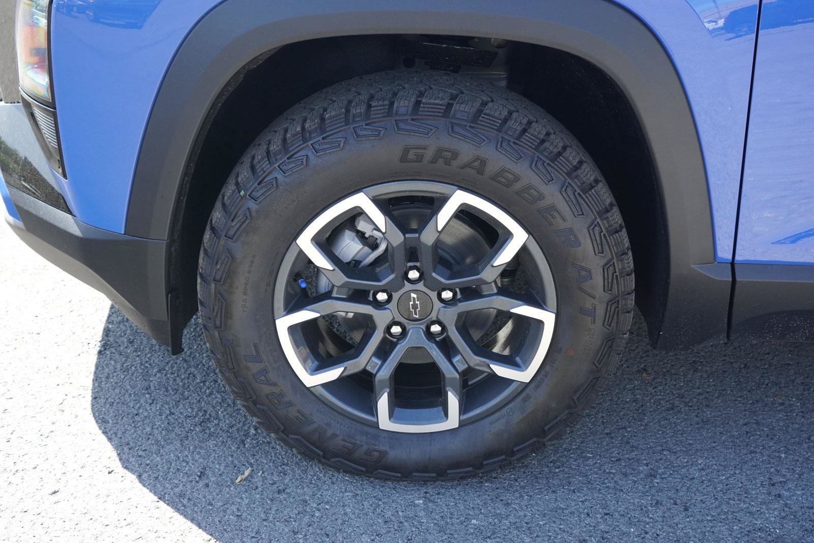 New 2026 Chevrolet Equinox ACTIV w/ Convenience Package III AWD/4WD image 10