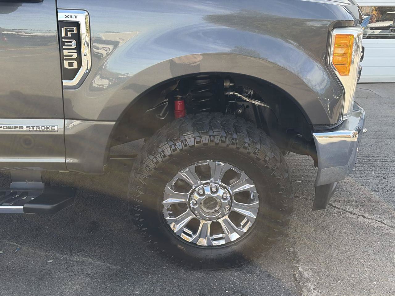 Used 2017 Ford F350 XLT w/ XLT Premium Package AWD/4WD image 14