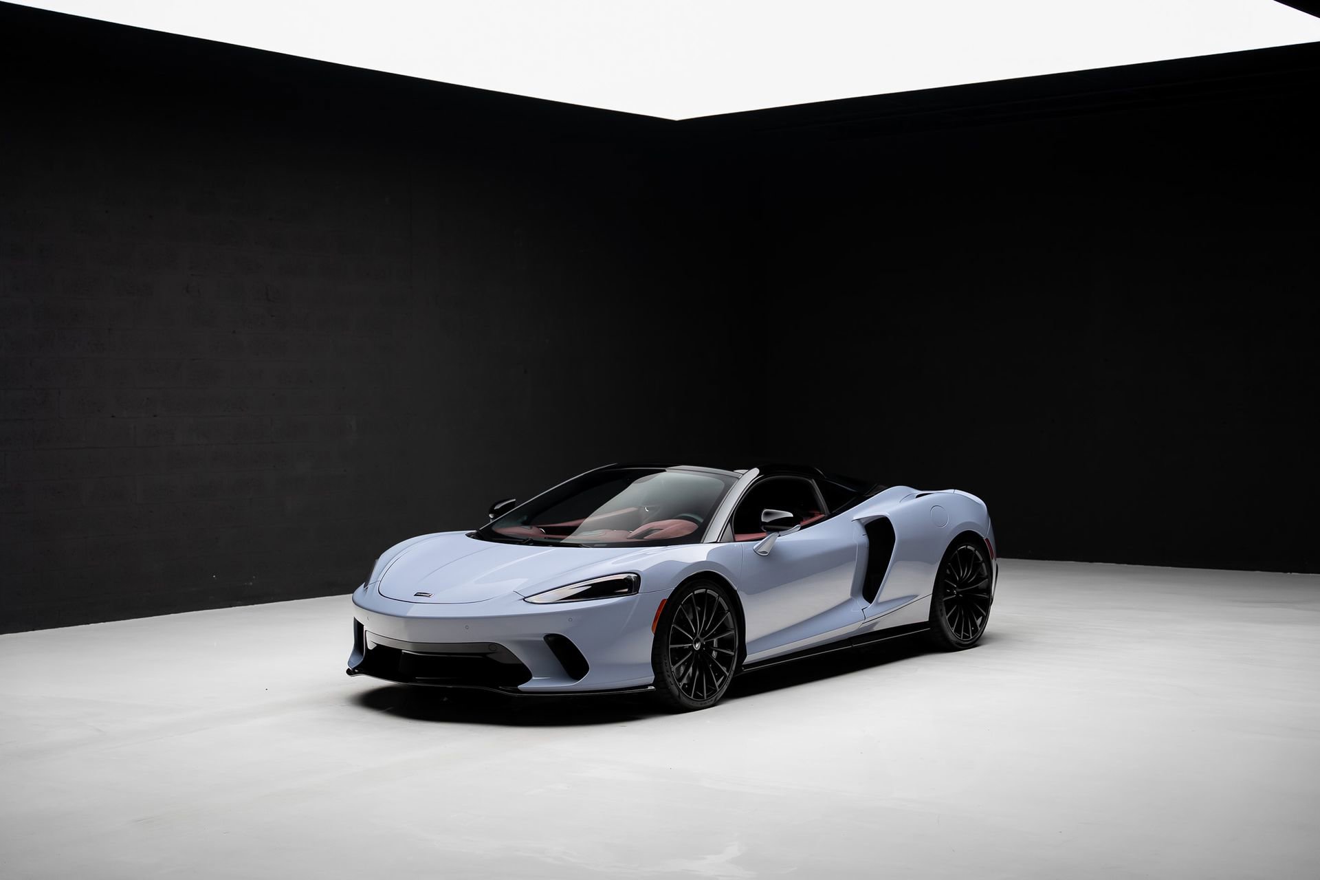 Used 2023 McLaren GT RWD image 4