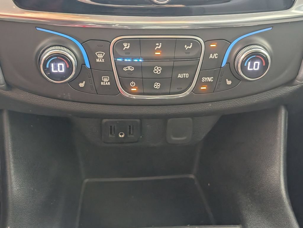 Certified 2020 Chevrolet Traverse LT FWD image 23