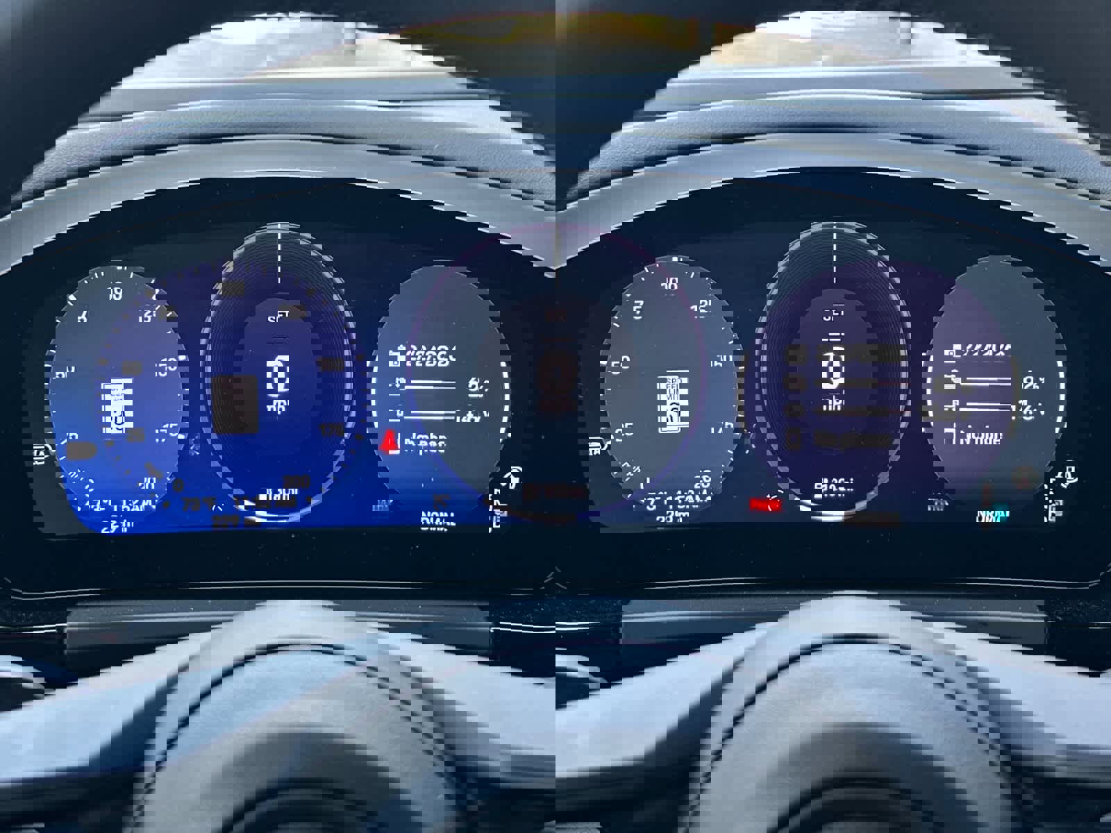 New 2025 Porsche Macan 4 Electric image 30