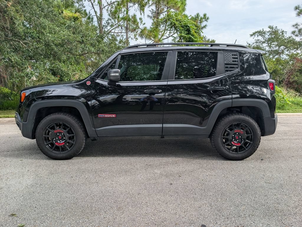 Used 2019 Jeep Renegade Trailhawk AWD/4WD image 5