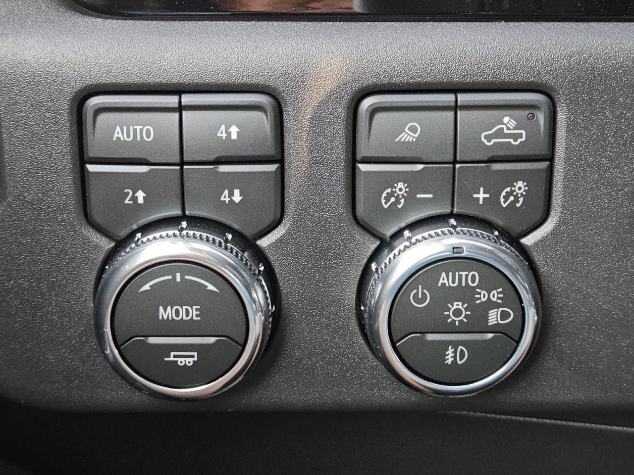 New 2026 GMC Sierra 1500 SLT AWD/4WD image 16