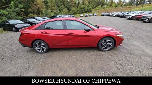 Used 2025 Hyundai Elantra Sport image 7