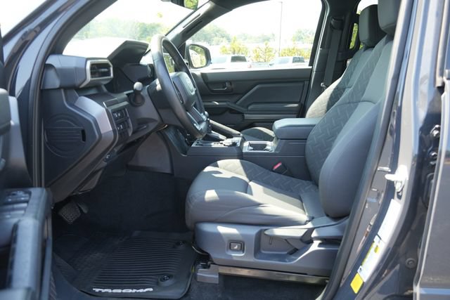 Used 2024 Toyota Tacoma SR5 AWD/4WD image 19
