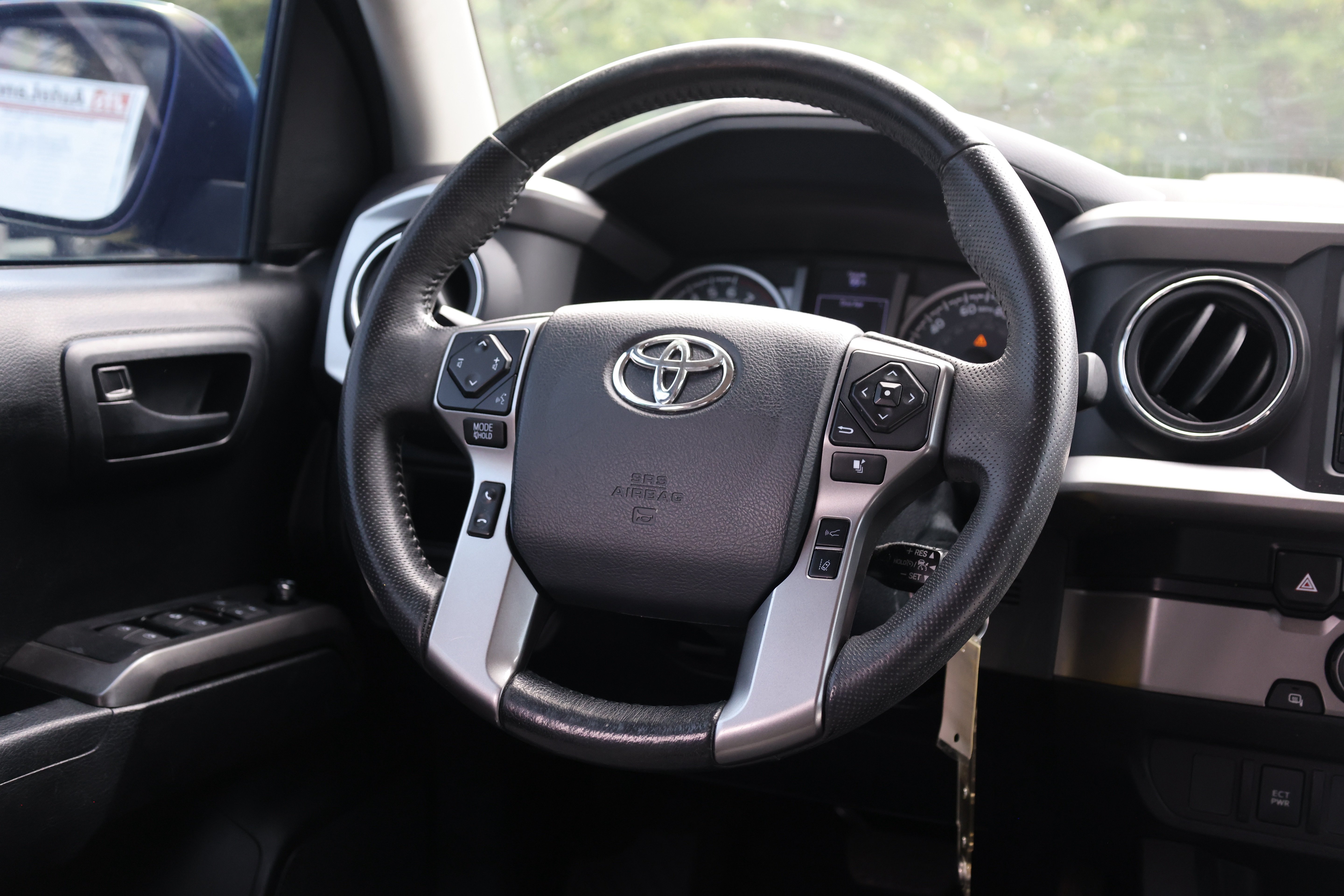 Used 2019 Toyota Tacoma SR5 RWD image 8