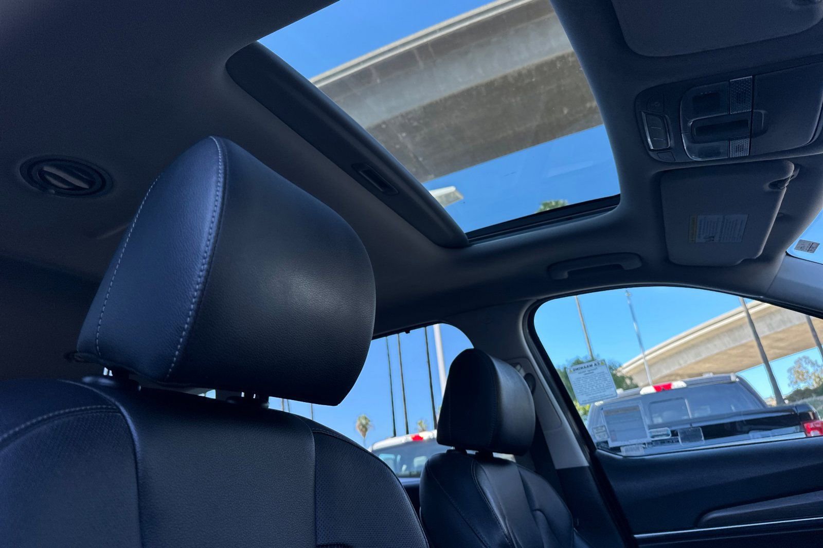 Used 2022 Kia Telluride EX w/ Towing Package image 17